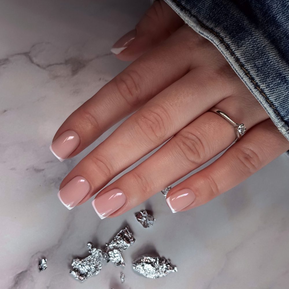 La manicura francesa micro - Micro French