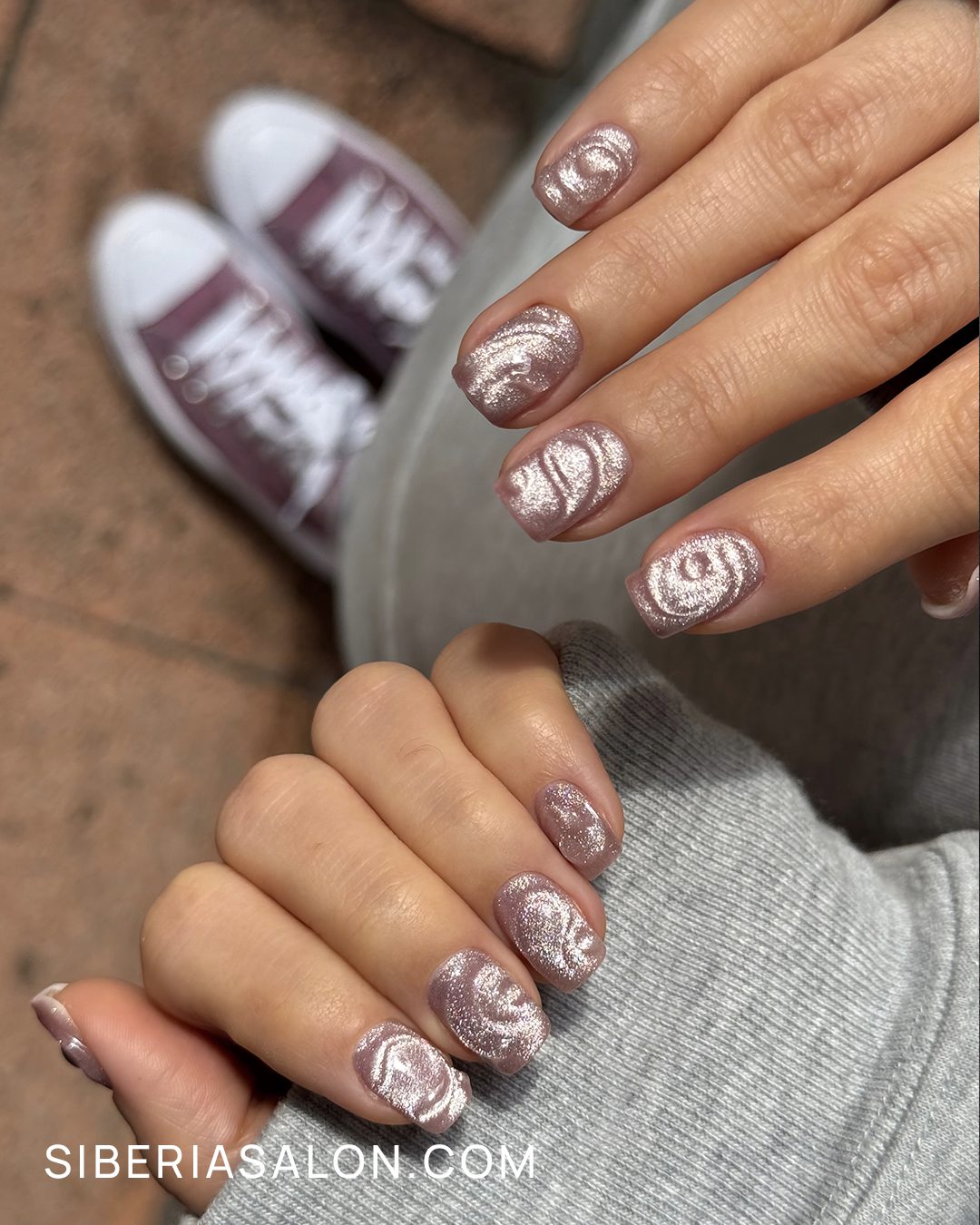 Uñas con diseños de texturas y relieve