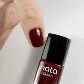 finger dark rose