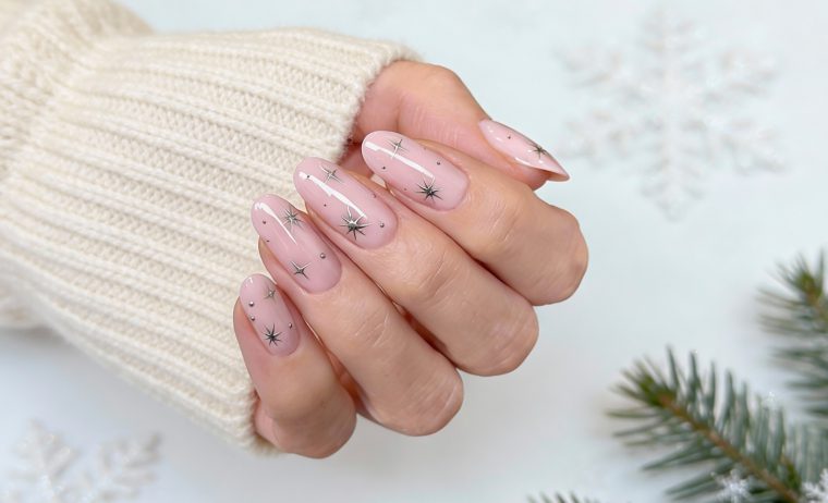 Uñas invierno 2026: colores y diseños que serán tendencia