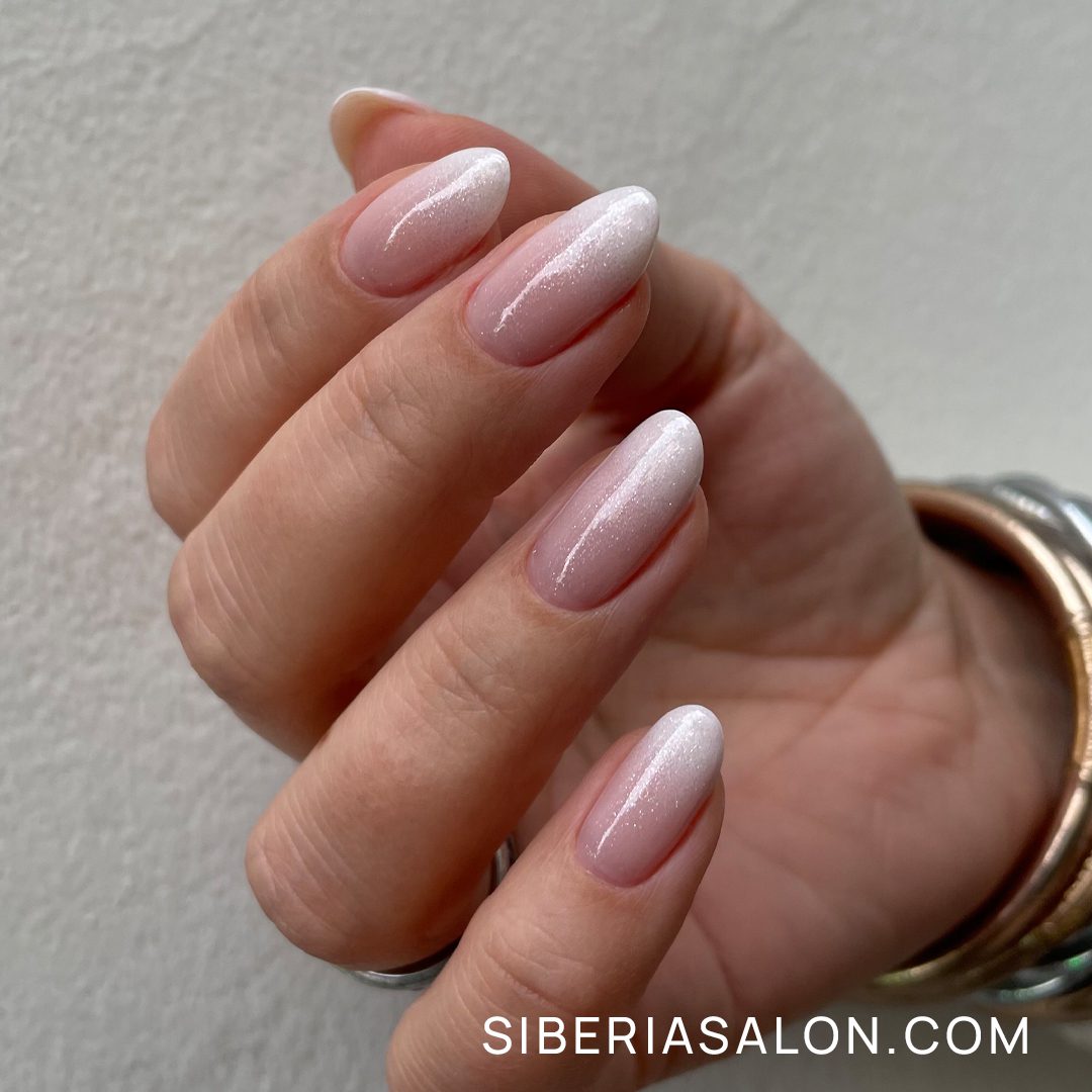 Uñas Baby Boomer en verano 2024