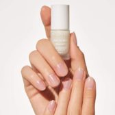 endurecedor-de-unas-2-en-1-hydro-boost-nail-hardener-whitener (2)