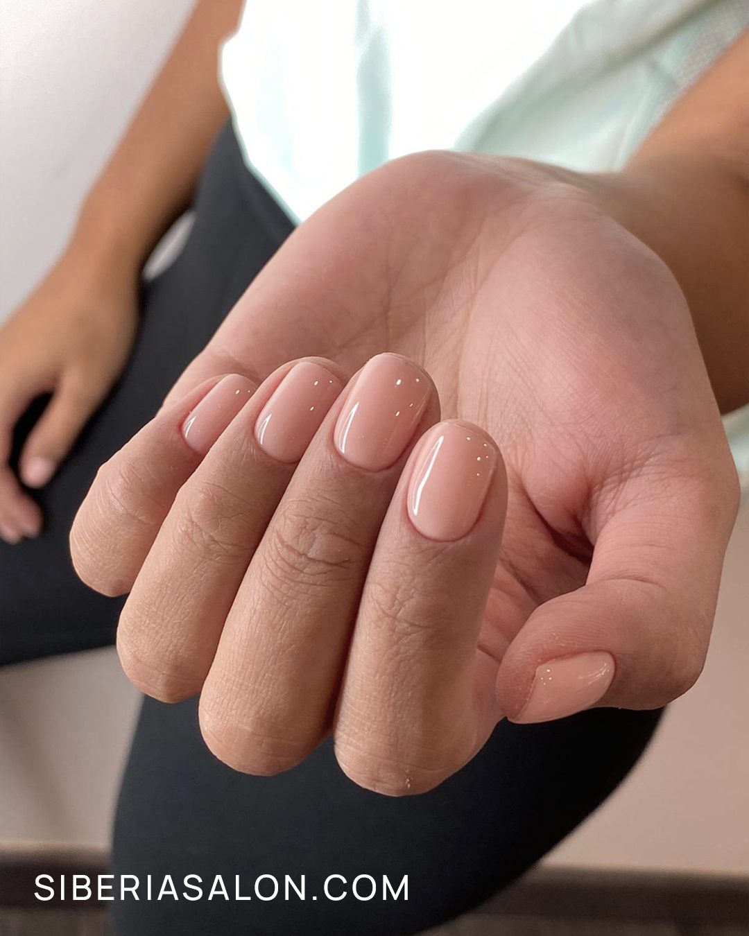 Uñas Old Money para primavera 2025