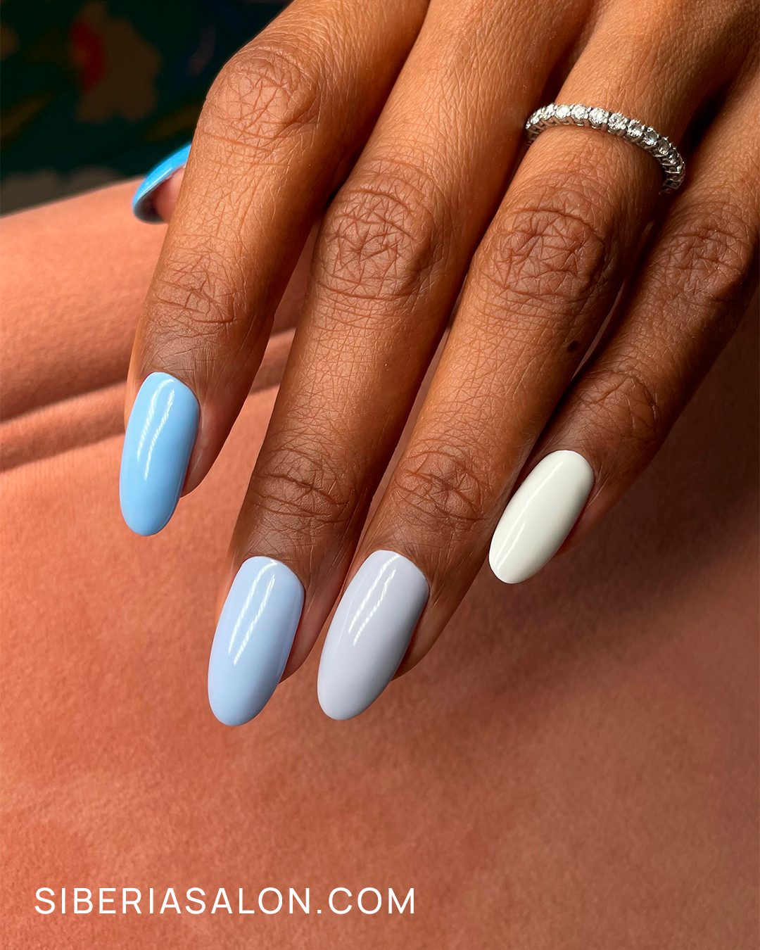 Uñas azules verano 2025