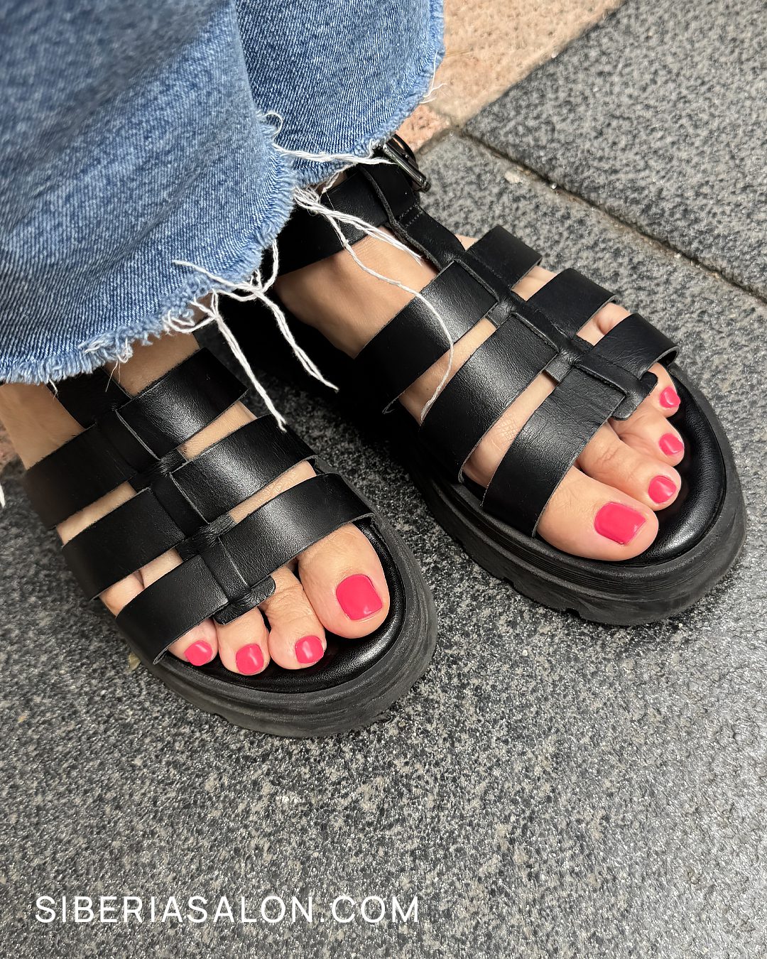 Coral para pedicura verano 2025