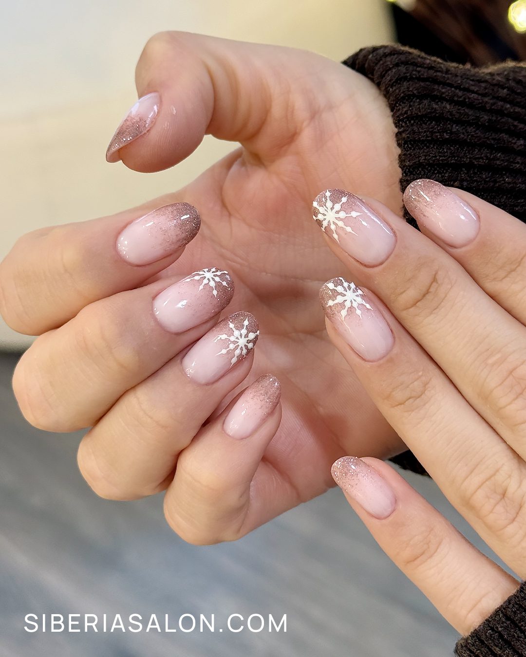 Uñas con copos de nieve