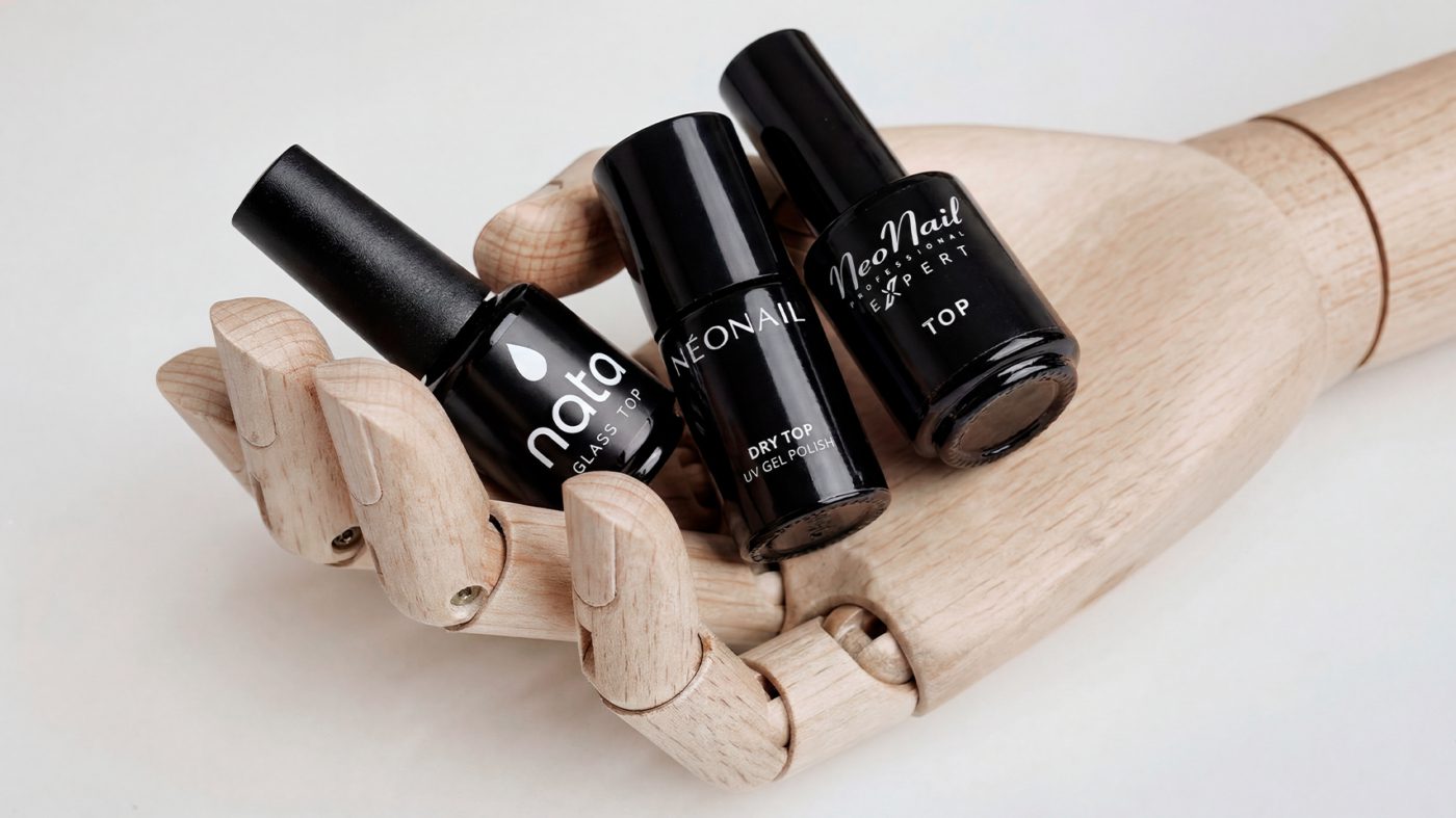 Top semipermanente para manicura vs. pedicura